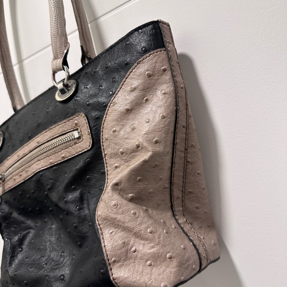 GuessY2K Vintage Black and Tan Women's Bag - Picture 9 of 14